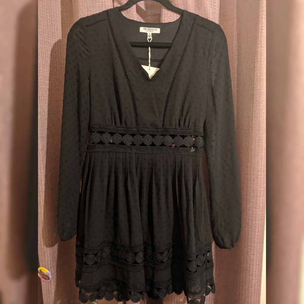 Gorgeous black embroidered detailed dress.